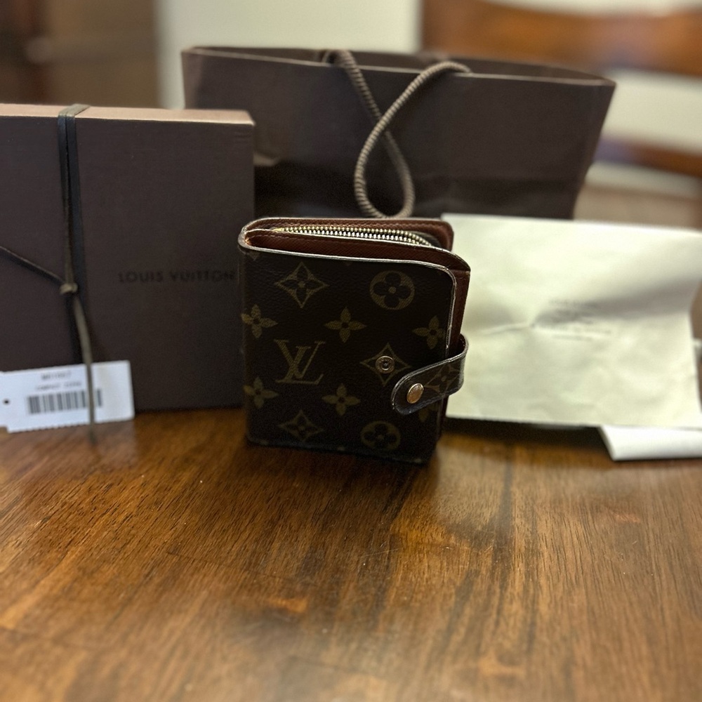 Louis Vuitton Monogram Wallet - Brown